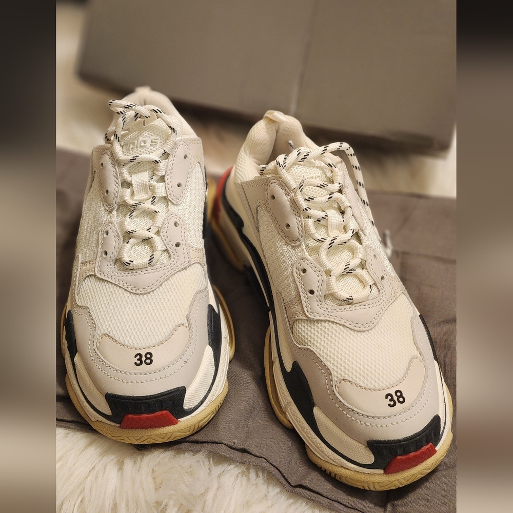 Balenciaga triple s